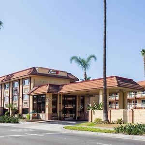 Super 8 By Wyndham Anaheim/Disneyland Drive